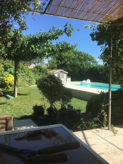 Maison de vacances Magnifique villa avec piscine allée des névons, 84800 LʼIsle-sur-la-Sorgue