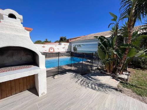 Magnifique villa avec piscine Tiki Torreilles france