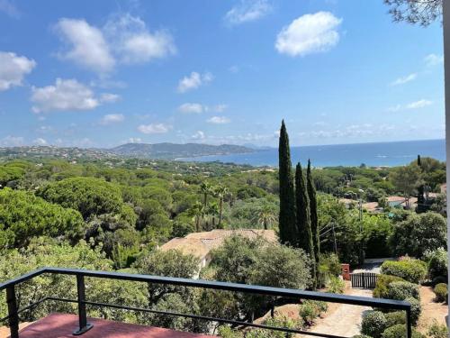 MAGNIFIQUE VILLA AVEC PISCINE -VUE MER PANORAMIQUE Sainte-Maxime france