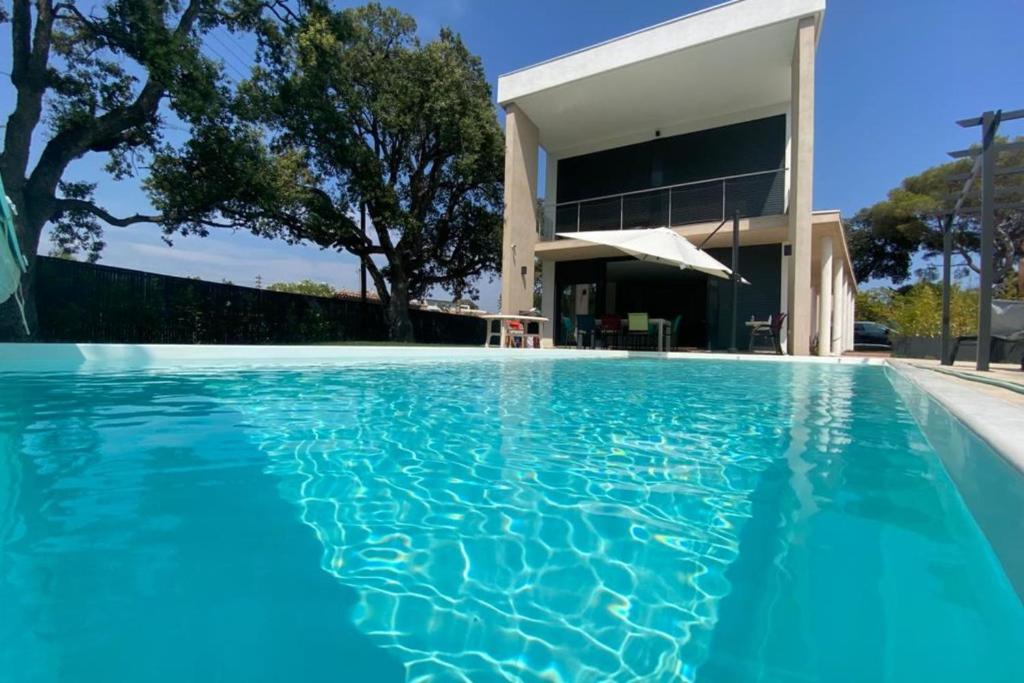 Villa Magnifique Villa contemporaine climatisé piscine Ref Villa Notre Dame 422 boulevard saint-exupery, 83700 Saint-Raphaël