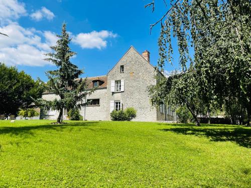 Magnifique Villa Familiale avec Piscine / Cheminée Gastins france