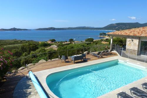 Magnifique villa vue mer et piscine chauffée à 250m de la mer Sainte-Lucie-de-Porto-Vecchio france