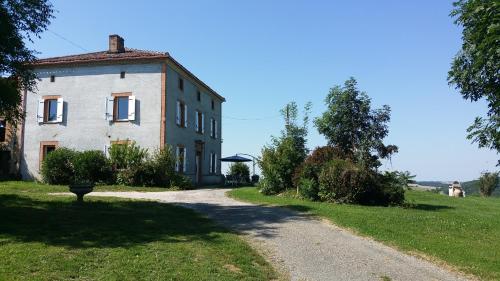 B&B / Chambre d'hôtes Maillas D'en Haut 34 chemin de maillas route de saint frajou LʼIsle-en-Dodon