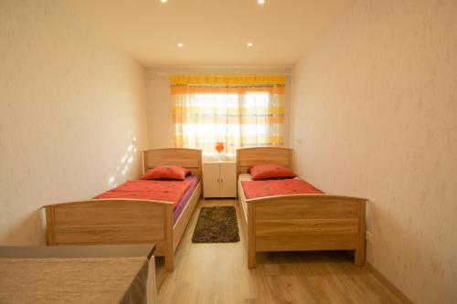 Appartements Mainzimmer - Business Apartments 35 Weinbergweg Hasloch
