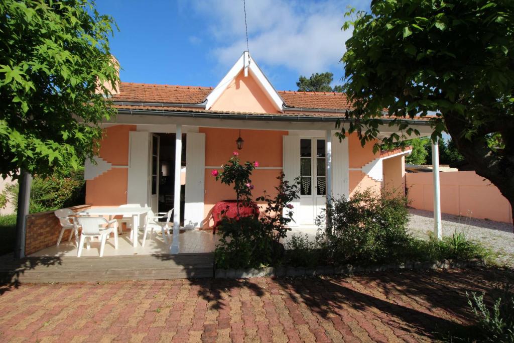 Maison de vacances Maison 6 pers jardin clôturé à 300m de la plage du Bassin 11, 33510 Andernos-les-Bains