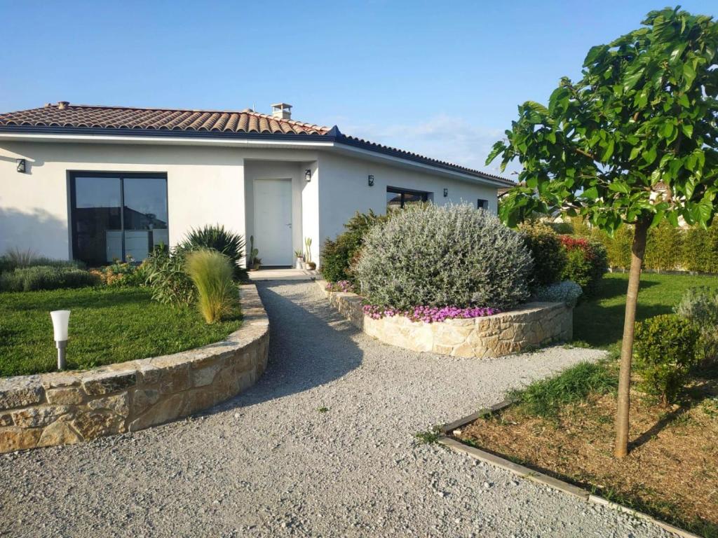 Maison de vacances Maison 6 personnes avec jardin à 2 min de La Cité de Carcassonne Vignemale, 11570 Cazilhac