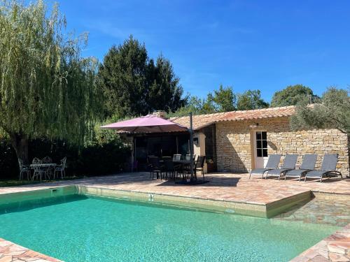 Maison à 15 min du centre d'Aix en Provence , belle terrasse, piscine et parking privé gratuit Fuveau france