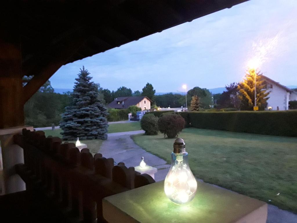 Villa Maison a la frontière suisse avec jacuzzi ,billard 421 Route de Prost, 01170 Chevry