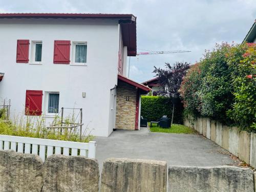 Appartement Maison Aitaren Eskua 2 Impasse du Ruisseau d'Ibardin Urrugne