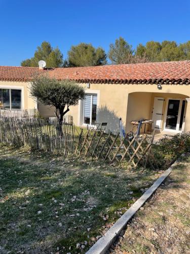 Maison au calme Jouques france