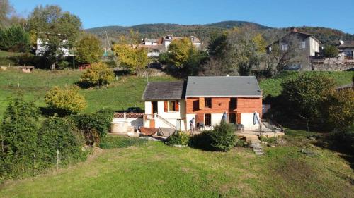 Maison de vacances Maison au calme avec spa, vue et espace Buleix Soulan