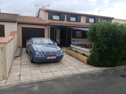 Maisons de vacances Maison avec piscine chauffée de Pâques à la toussaint TAMARIS accès animation & parc aquatique DE juin à fin septembre 2 Avenue des Mûriers Portiragnes