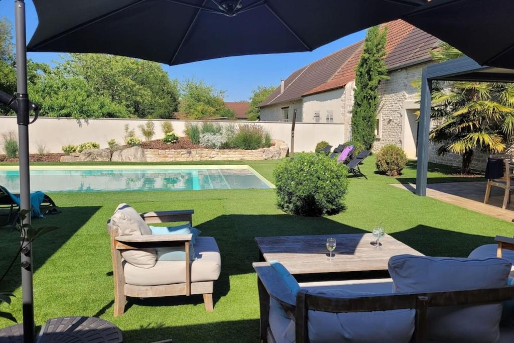 Maison de vacances Maison avec piscine pour 8 adultes et 8 enfants ou ados 6 Chemin de l'Huilerie, 71240 Marnay