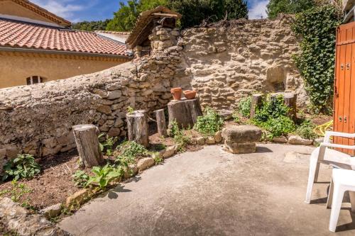 Villa MAISON AVEC PISCINE - PROCHE AVIGNON - WiFI GRATUIT 189 Rue du Changé Sauveterre