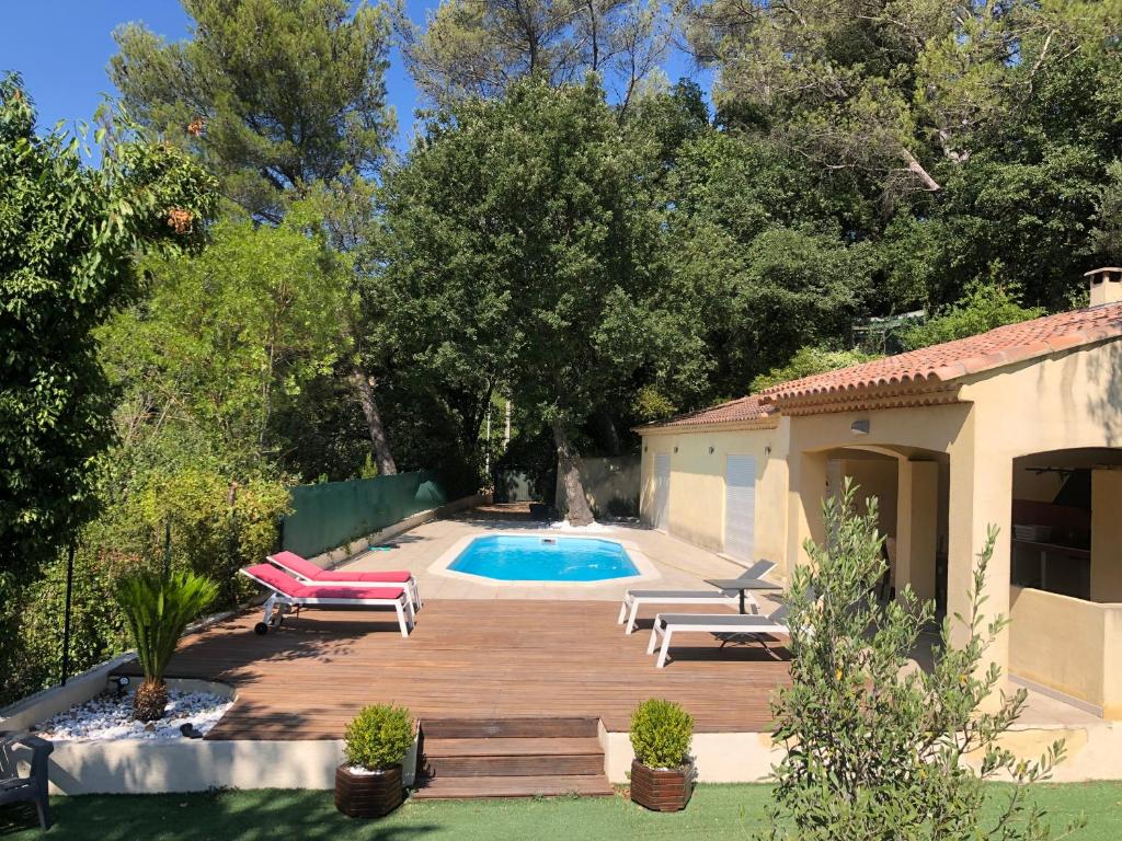 Appartement Maison avec piscine Quartier Le Maltrait, 13112 La Destrousse