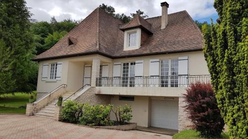 MAISON BLANCHE Saint-Laurent-sur-Manoire france