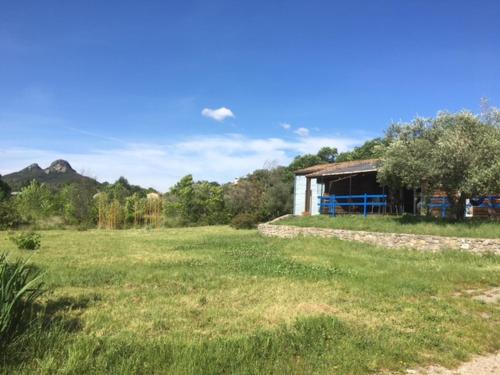 Maison bois bleu, en Cévennes Monoblet france