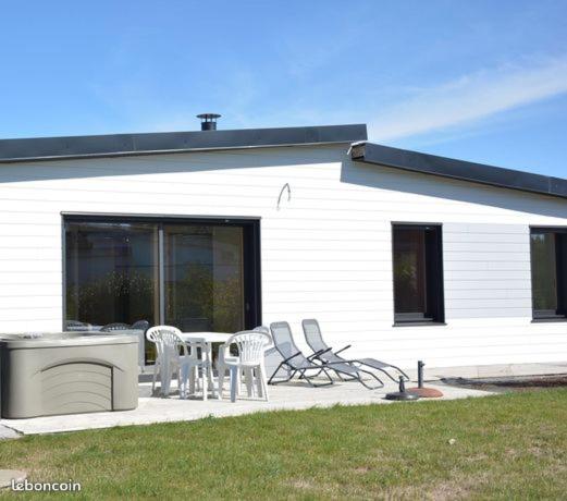 Maison de vacances Maison bord de mer avec jacuzzi 10 bis kergouric, 29920 Névez