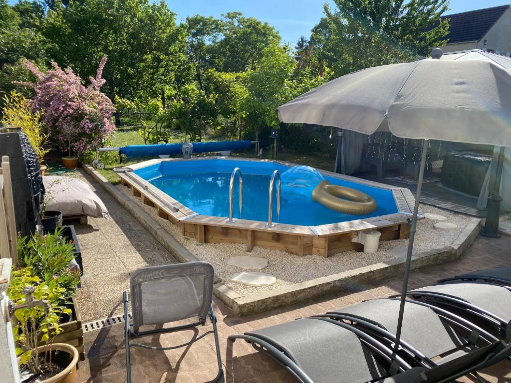 Maison de vacances Maison bourgeoise avec piscine et jaccuzi 4 Allée Rulhière, 93140 Bondy