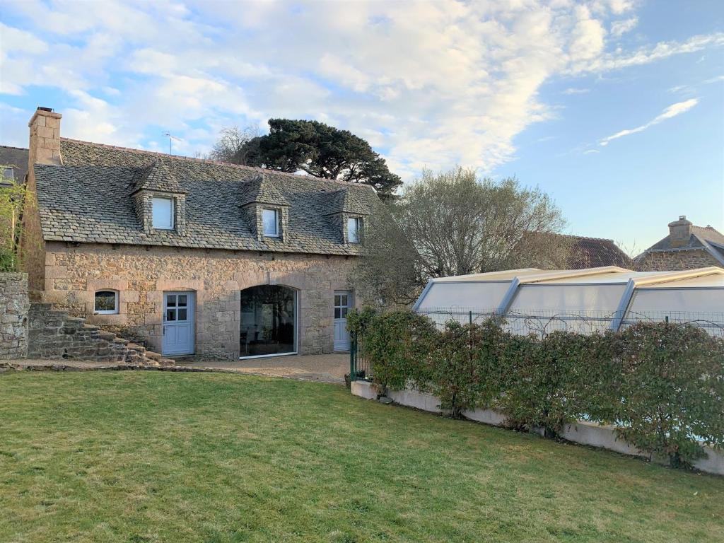 Villa Maison bretonne en pierre avec WIFI et piscine couverte à LOUANNEC - Réf 846 1 rue St-Yves, 22700 Louannec