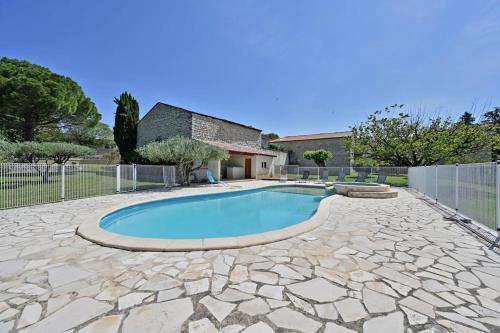 Maison Cévennes Gard 8 pers avec piscine jacuzzi animaux acceptés Savignargues france