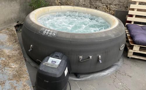 Maison chaleureuse en drome autoroute - viarhona - jacuzzi en supplément sur réservation Châteauneuf-du-Rhône france