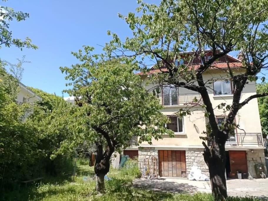 Villa Maison chaleureuse, spacieuse à 20 min des pistes 12 Rue Mauzan, 05000 Gap