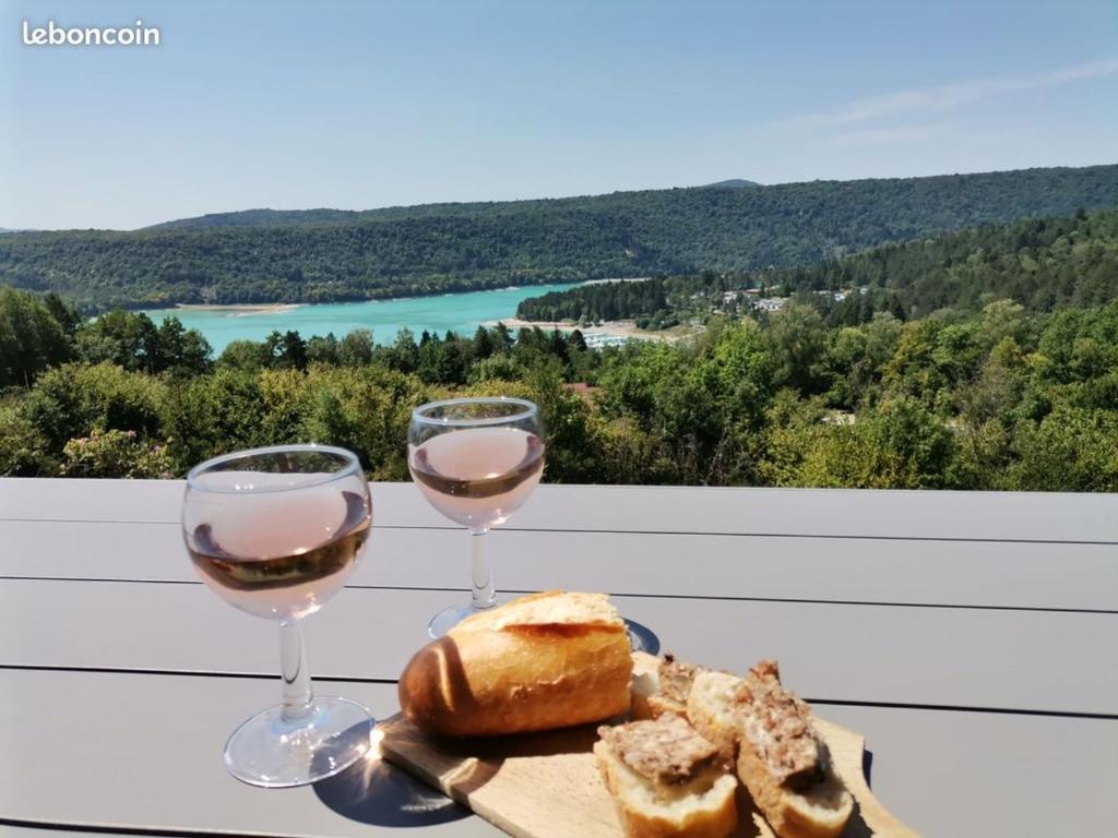 Maison de vacances Maison Charchilla, 4 pièces, 6 personnes - FR-1-654-12 3 allée du Val de l'Ain lotissement les Genévriers, 39260 Charchilla