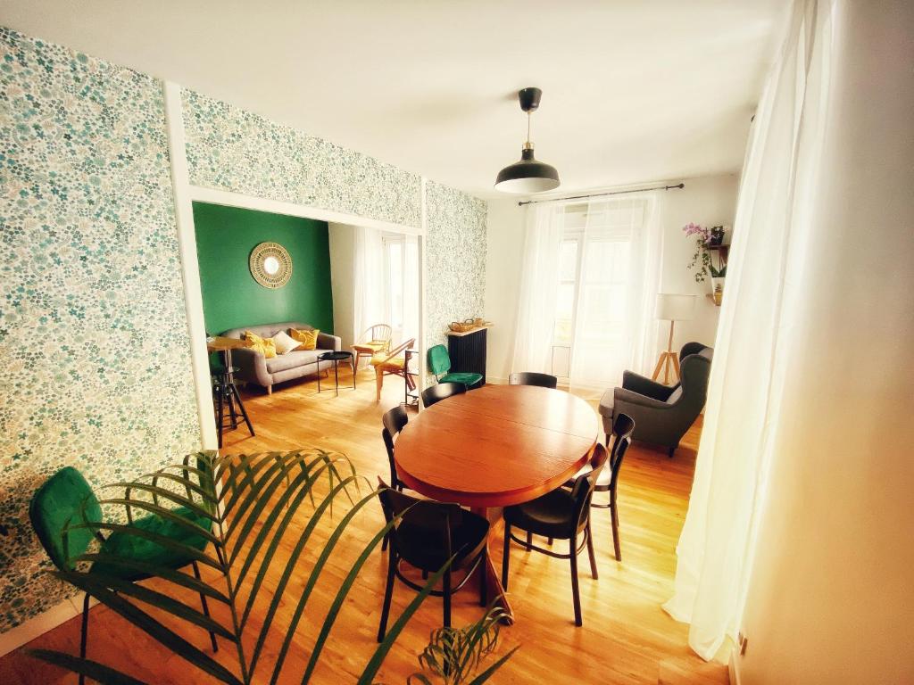 Appartements Maison Chiche 4 chambres indépendantes salon cuisine commune 4 Grande Rue, 35470 Bain-de-Bretagne