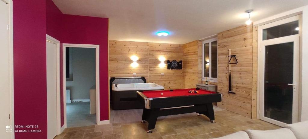 Maison de vacances Maison cocooning salle de jeux jaccuzi 54 Rue Danièle Casanova, 83660 Carnoules