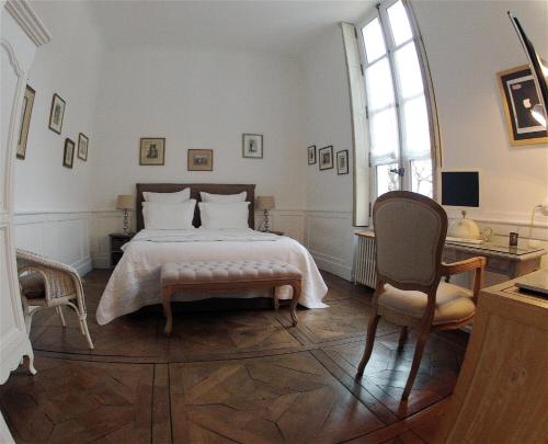 B&B / Chambre d'hôtes Maison Colladon 10 bis rue des Beaux Arts Bourges