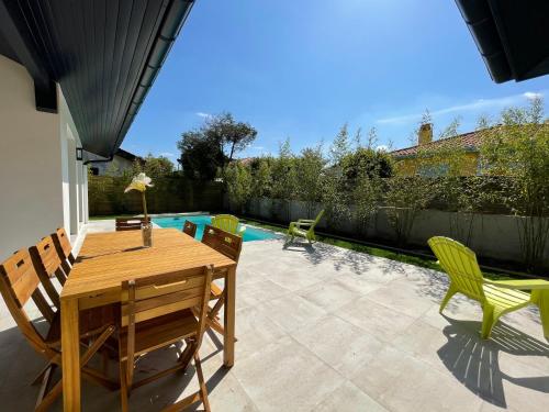 MAISON CONTEMPORAINE AVEC PISCINE - ANGLET CHIBERTA Anglet france