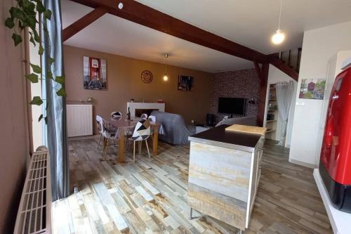 Appartement Maison cosy -15min Puy du Fou- Centre de Pouzauges 4 Place de Lattre Pouzauges