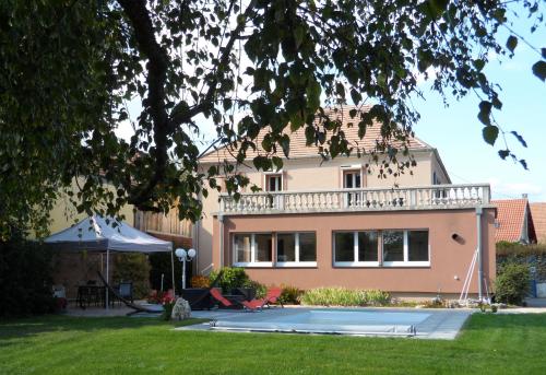 B&B / Chambre d'hôtes Maison Curiale 4, rue Curiale Montreux-Château