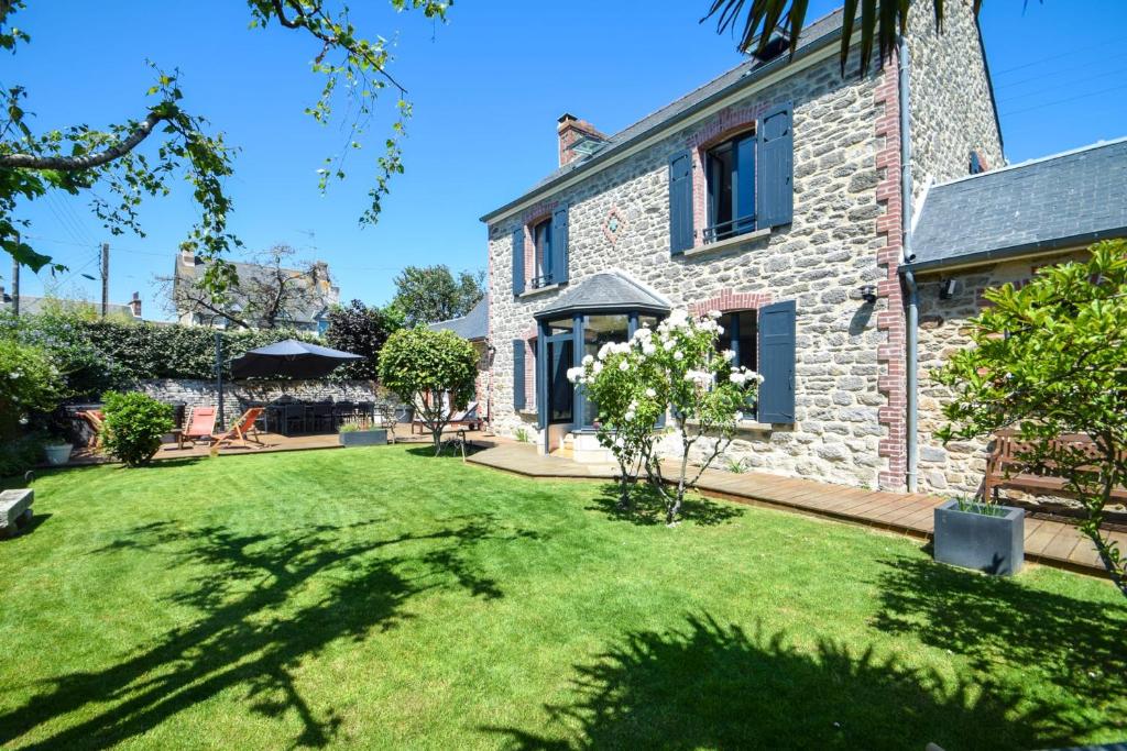 Maison de vacances Maison d'exception au coeur de Dinard pour 8 personnes 12 RUE DU CLOS HILLY, 35800 Dinard