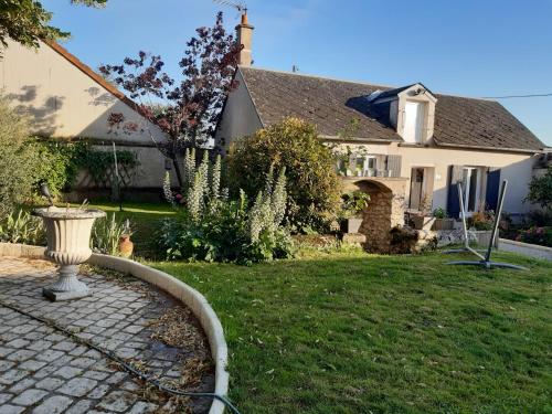 Maison d'hôtes maison d’hôte chez l'habitant la maisonette 134 rue de chateaudun Beaugency