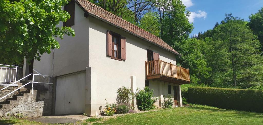 Maison de vacances maison d'hôte, gîte, la maisonnette Avenue du Barrez, 15800 Vic-sur-Cère