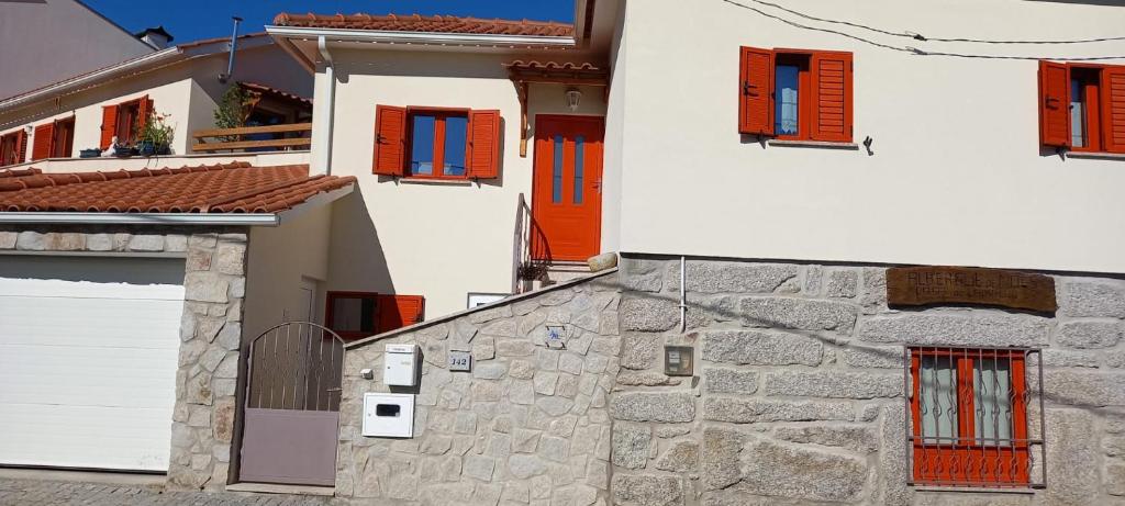 Maison d'hôtes Albergue de Mões - Casa do Ladrilho Avenida Principal 3600-430 Mões