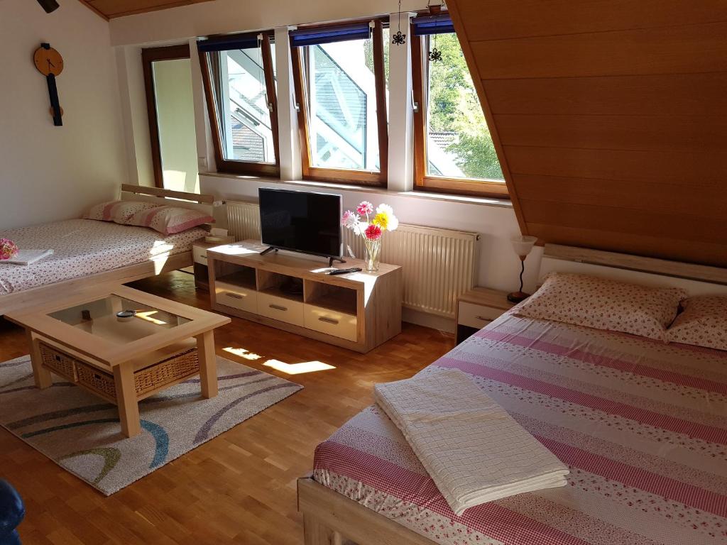 Alex Pension 22 Uhlbergstraße, 72631 Aichtal