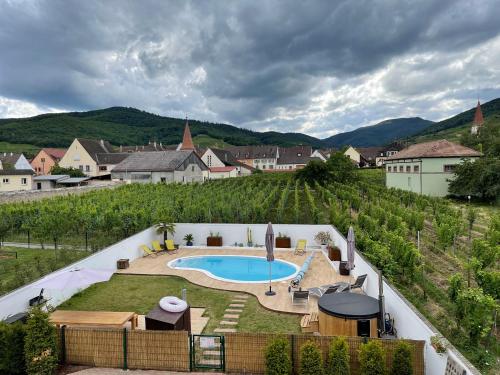 Alsacebnb - Gîte 12 personnes dans le vignoble - Piscine privée chauffée & Spa
