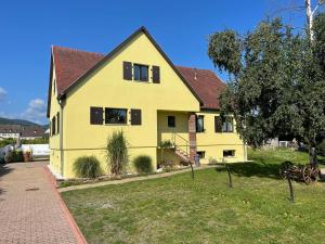 Alsacebnb - Gîte 12 personnes dans le vignoble - Piscine privée chauffée & Spa
