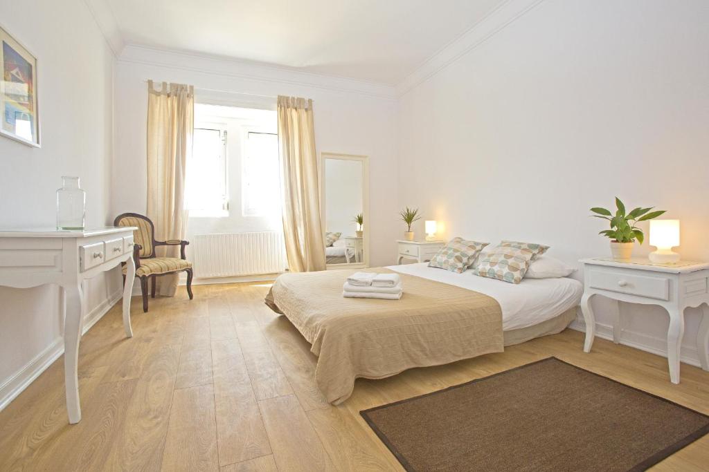 Amar Hostel & Suites rua prudêncio franco da trindade nº1, 2655-344 Ericeira