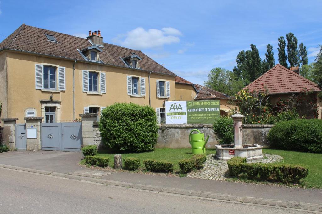 Maison d'hôtes Angele & Auguste 1 rue du docteur Massin 70120 Nervezain