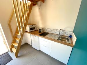 Annexe des Pins - studio gîte avec piscine & climatisation