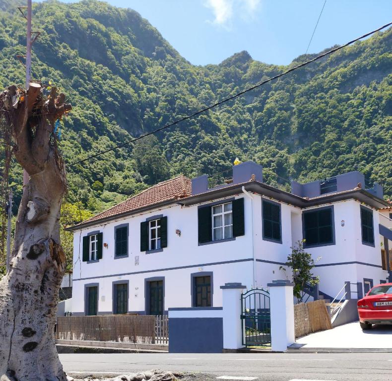 Maison d'hôtes Arco de Sao Jorge Guesthouse Estrada Regional 129 9230-017 Arco de São Jorge