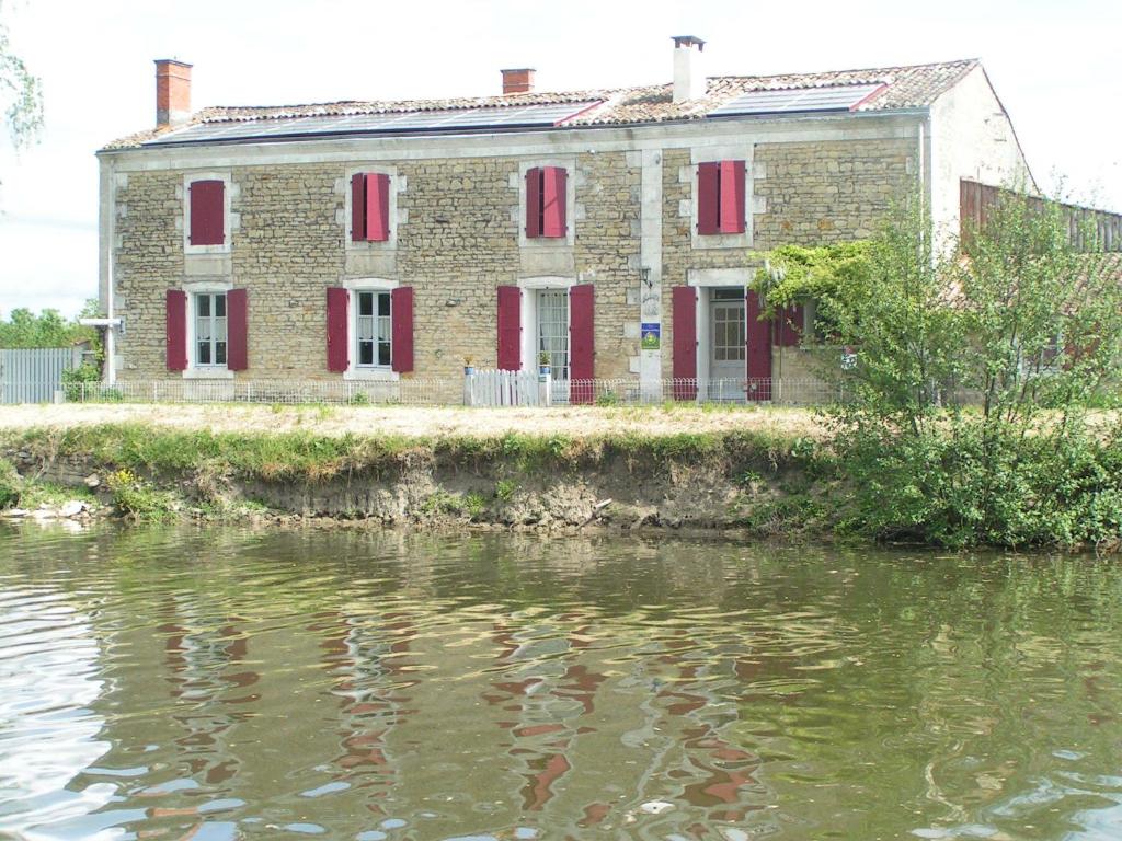 Maison d'hôtes Au Bord de Sèvre 688, Route des Bords de Sèvres 79510 Coulon