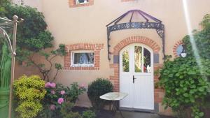 Maison d'hôtes Au Coq Bleu Route de Saint-Germain 63340 Mareugheol Auvergne