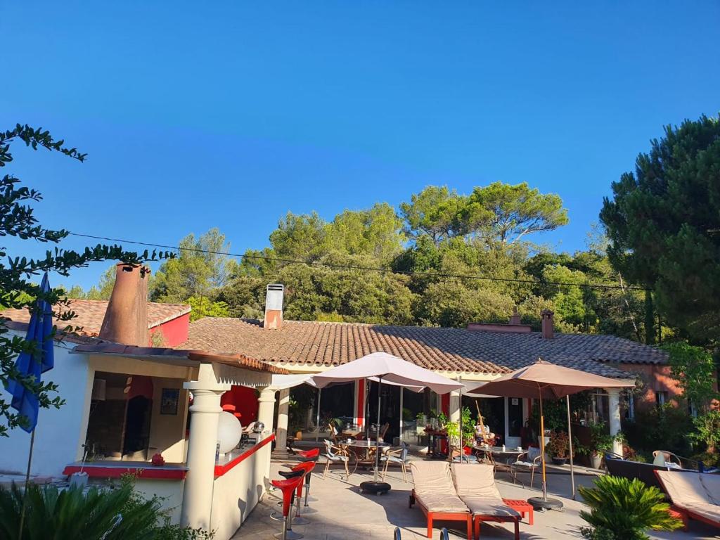 Maison d'hôtes Au Mas Saint Pierre Chemin de Valcros 83790 Pignans