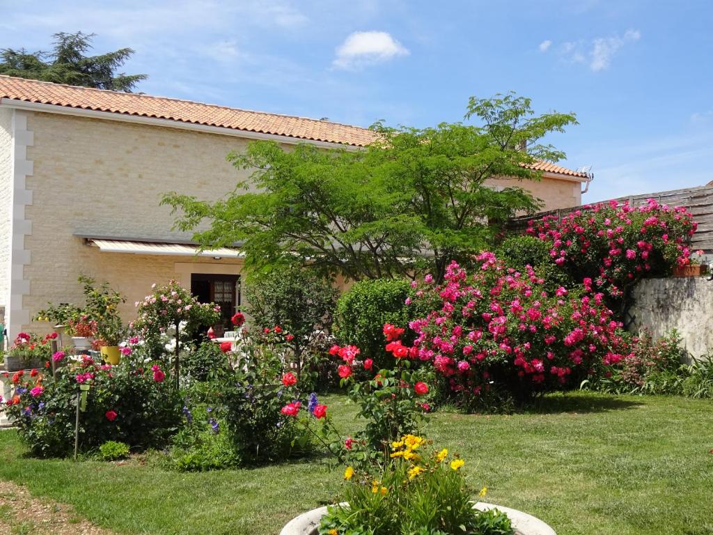 Maison d'hôtes Aux Orangers rue des Vignauds 16230 Luxé