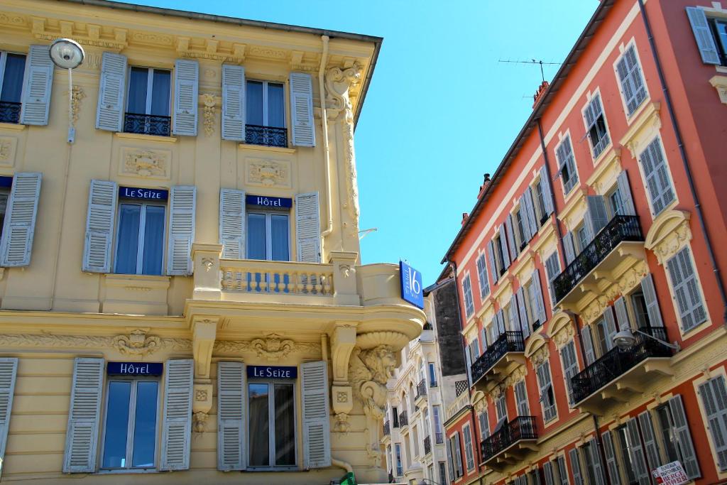 Aux Petits Bonheurs